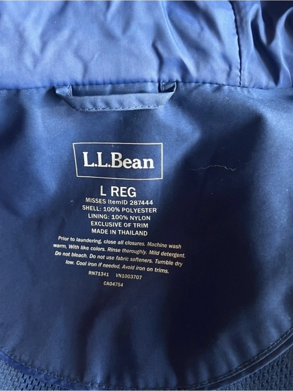 L.L. Bean Women's Navy Rain/Trench Coat with hood, women’s size L - Picture 4 of 5